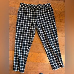 Denim & Co black n white checked stretch ankle pants. Size large